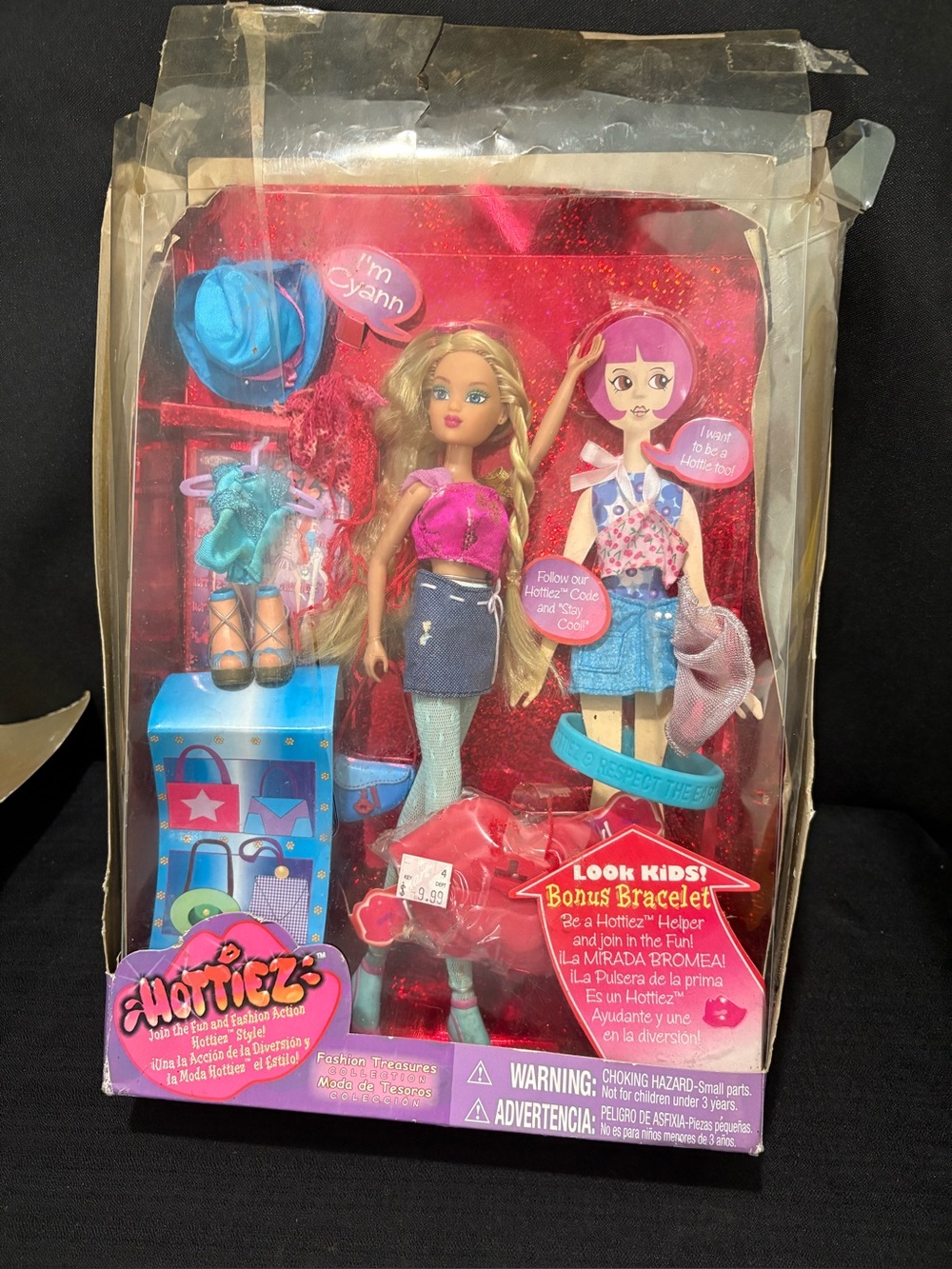 Hottiez Fashion Treasures Collection Cyann 2004 (box is destroyed)